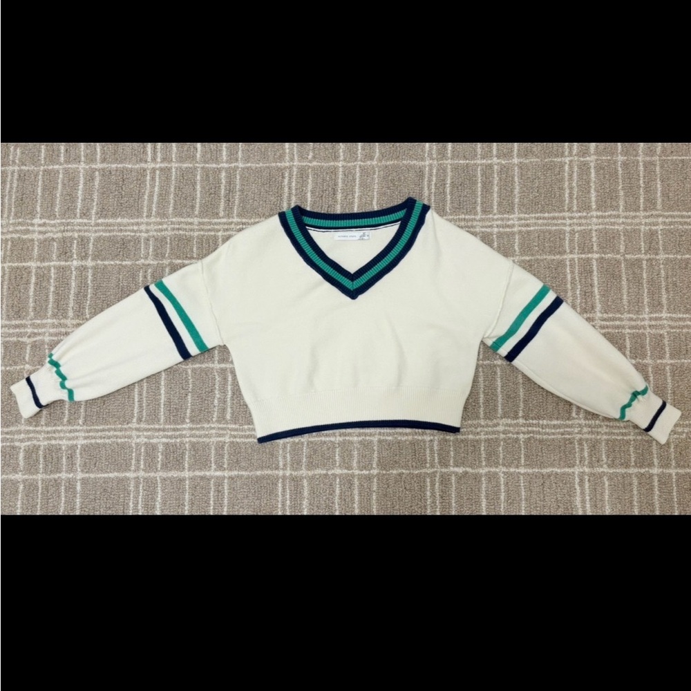 Women's White and Green Sweater